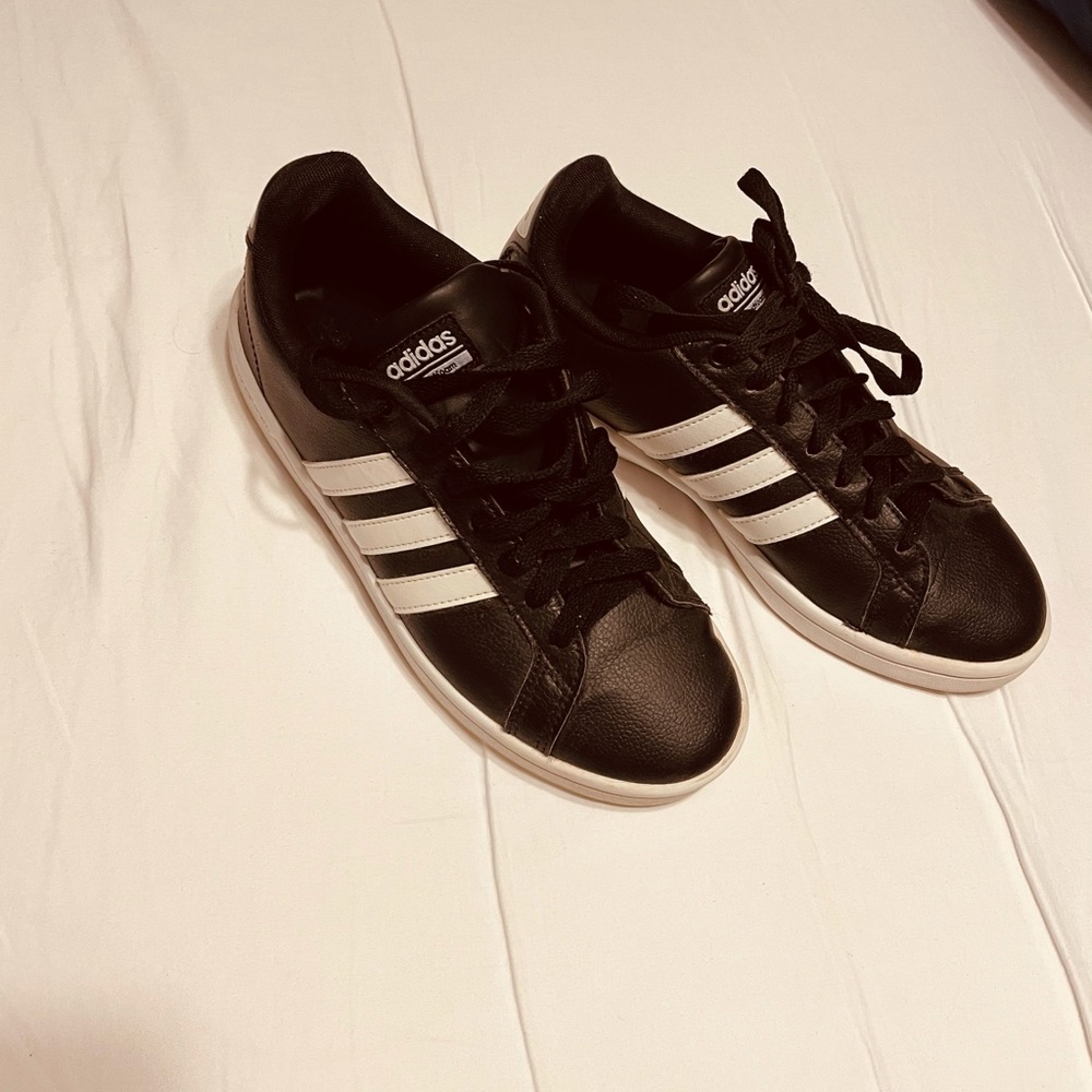 Shoes - Picture 2 of 6